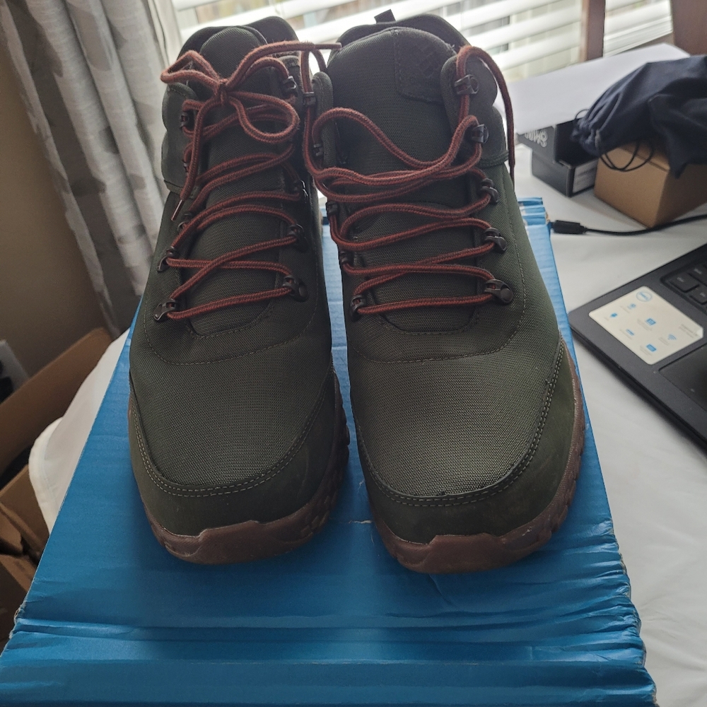 Man's boots Size 15
